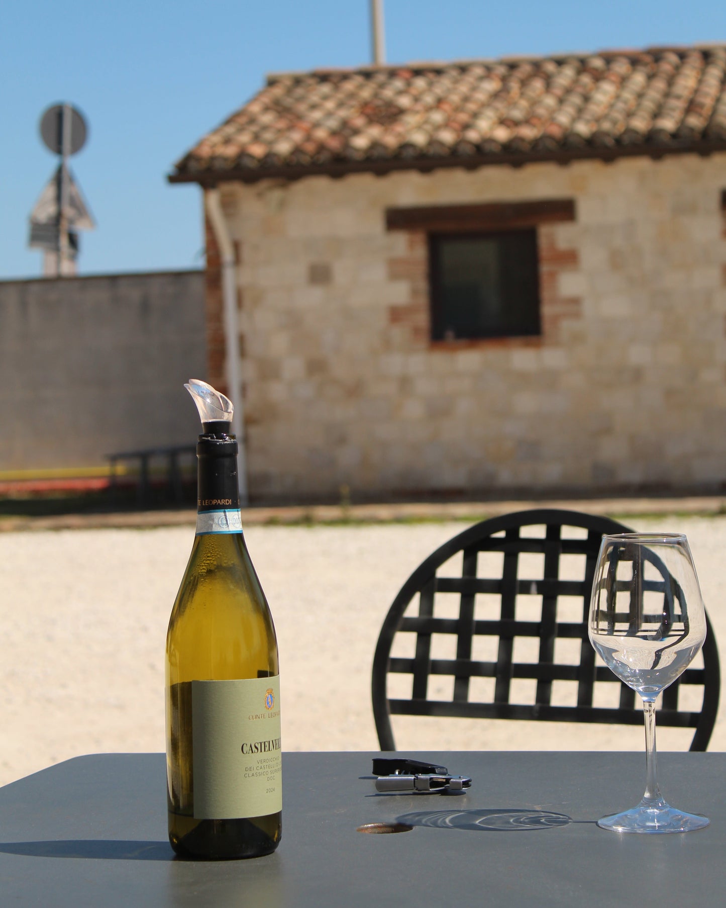 Calici & Tele - Pittura libera e degustazione in cantina